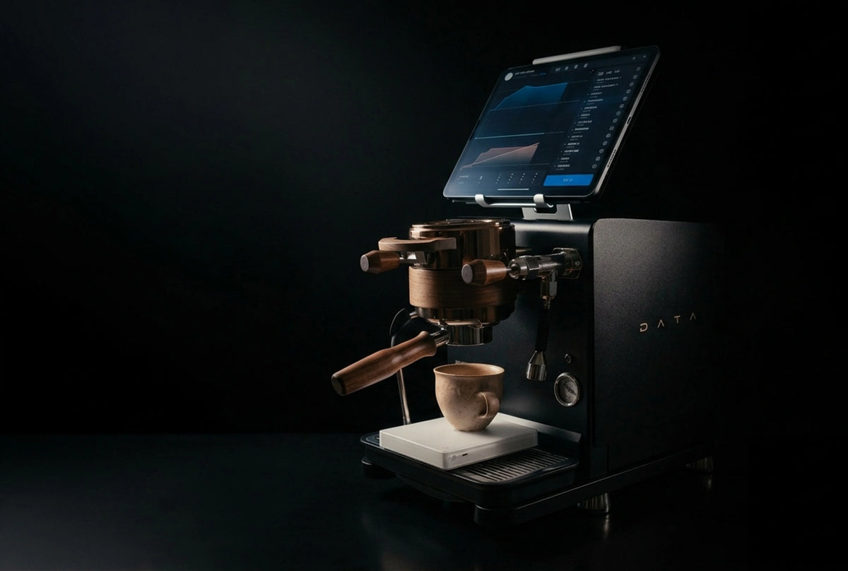 Charger la vidéo: Wendougee DATA S promotional video showing the elegantly and the luxury of this double boiler and best profile and capable espresso machine